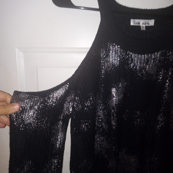 Love More Black/Silver Sweater Open Shoulder Size Large NWOT - Picture 5 of 7